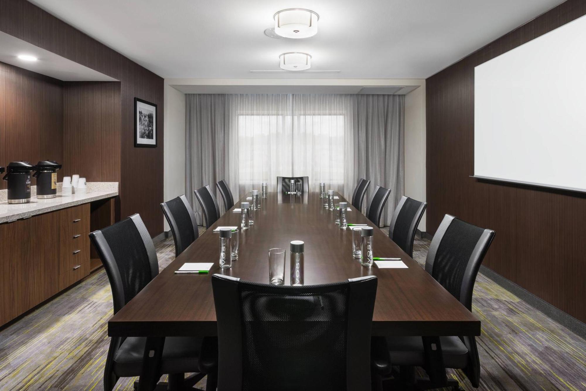 Courtyard By Marriott 3*