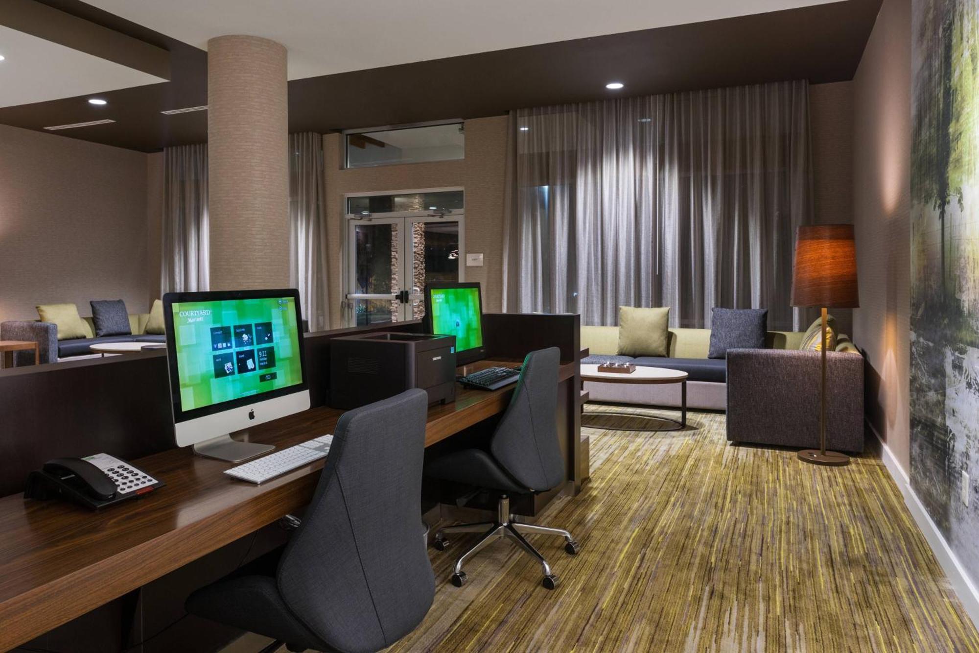 Courtyard By Marriott